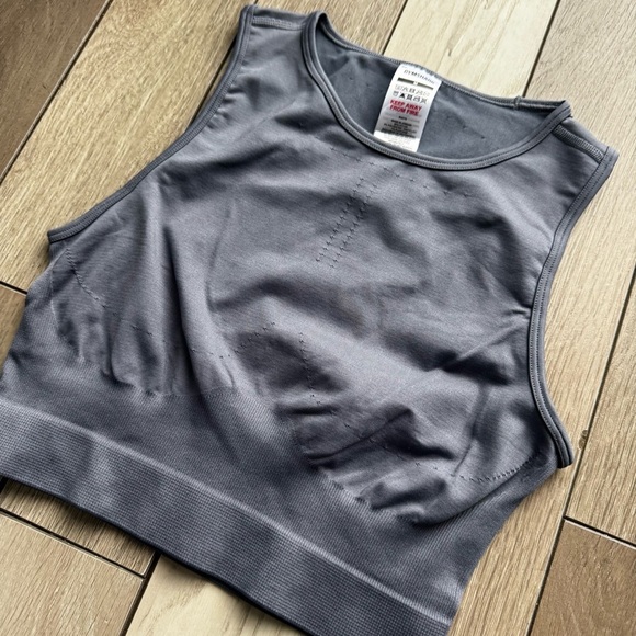 Gymshark Sweat Seamless Midi Tank Size: Small Excellent Condition - Picture 2 of 4